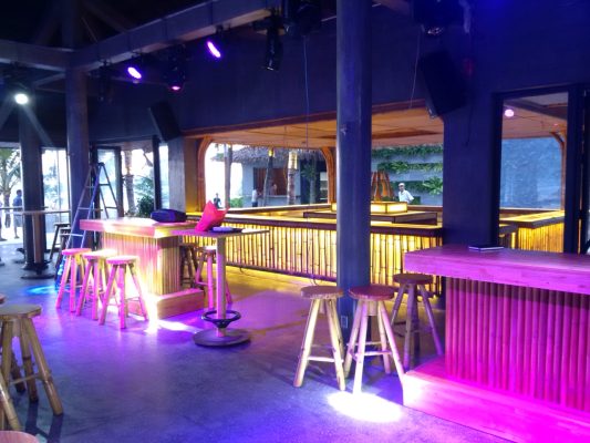 quán bar apocalypse now beach club