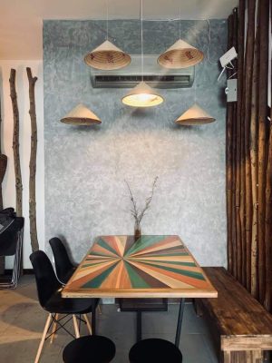 Góc bàn ăn ấn tượng rommay home stay hồ tây