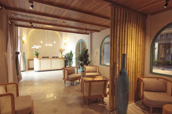 Thi công sơn hiệu ứng bê tông lễ tân Myyan Retreat Đà Nẵng