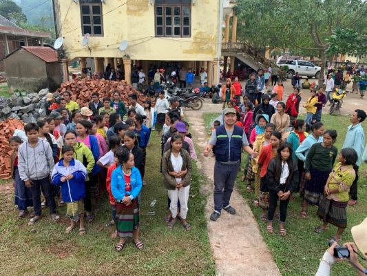 Conpa trao quà cho người dân lũ lụt quảng bình