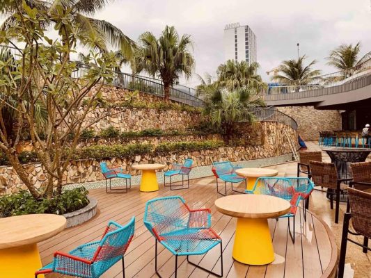 không gian ngoài trời majori coffee flc quy nhơn