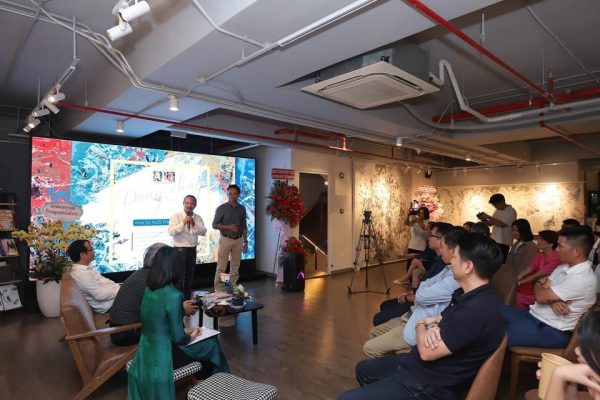 triển lãm dòng chảy họa sĩ Ngô Thanh Hùng