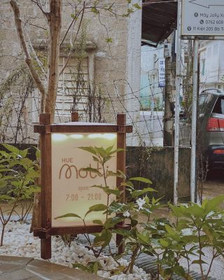 Biển hiệu Một tí Cà Phê
