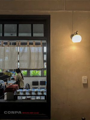 Tường sơn kết hợp hiệu ứng đèn