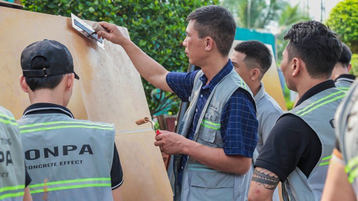 Hoạt động thực hành và kiểm tra thực tế tay nghề thợ sơn