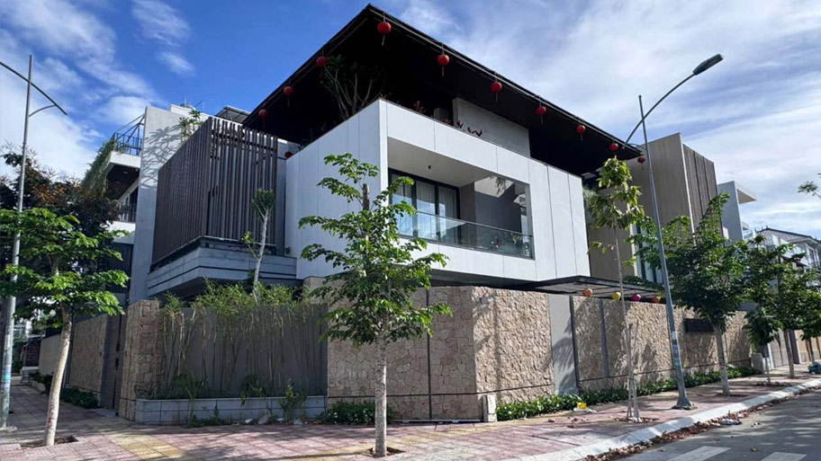 Biệt thự Nha Trang sử dụng sơn giả đá ngoài trời